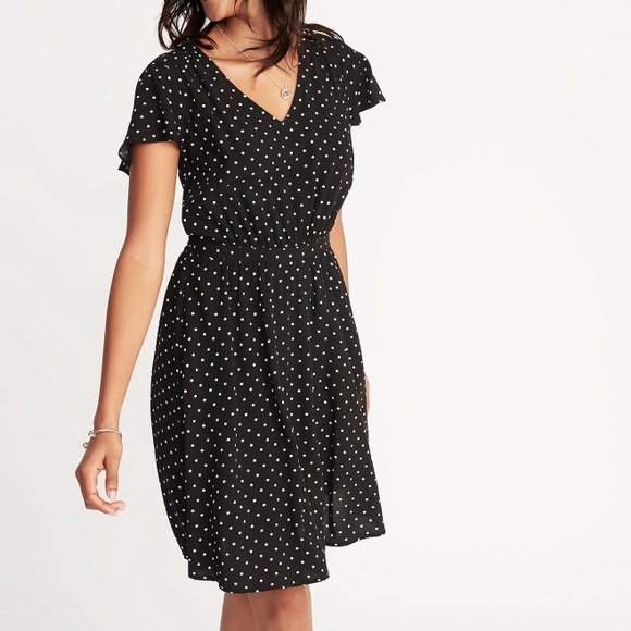 Old Navy Dresses & Skirts - Flirty Polka Dot Dress